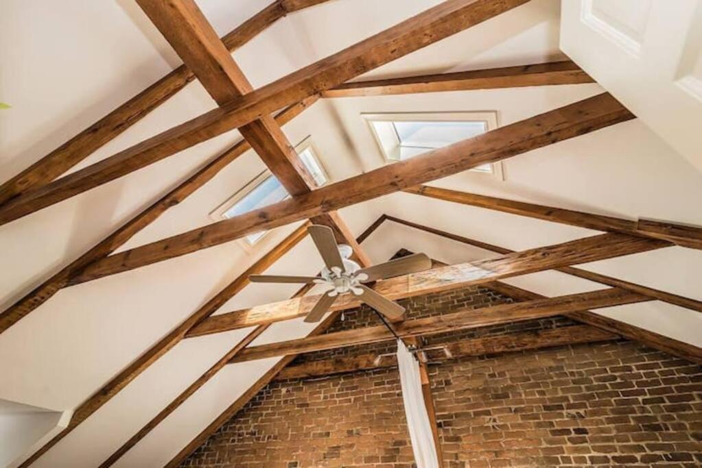 Апартаменты North House - Mtl Artist Loft - Champs Монреаль Экстерьер фото