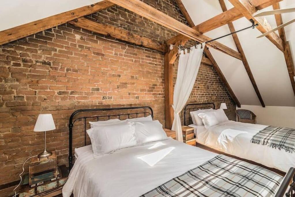 Апартаменты North House - Mtl Artist Loft - Champs Монреаль Экстерьер фото