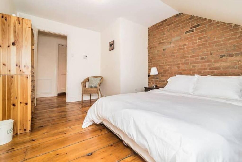 Апартаменты North House - Mtl Artist Loft - Champs Монреаль Экстерьер фото